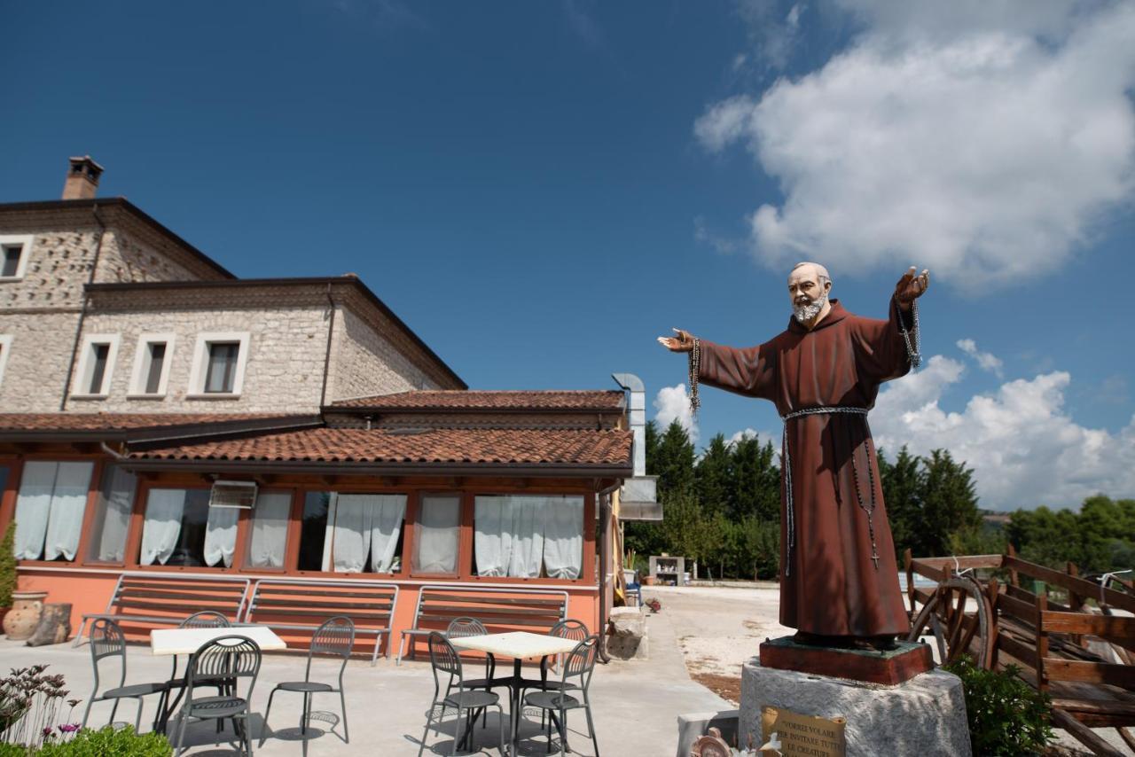 Agriturismo La Vecchia Cascina Di Paolo & Belinda Villa Pietrelcina Kültér fotó